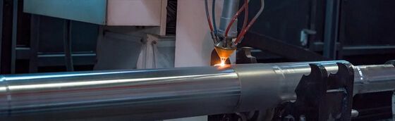 Μηχανή κάλυψης λέιζερ υψηλής ταχύτητας με πλήρη κάλυψη με παρακολούθηση λιωτικής δεξαμενής για σταθερή ποιότητα